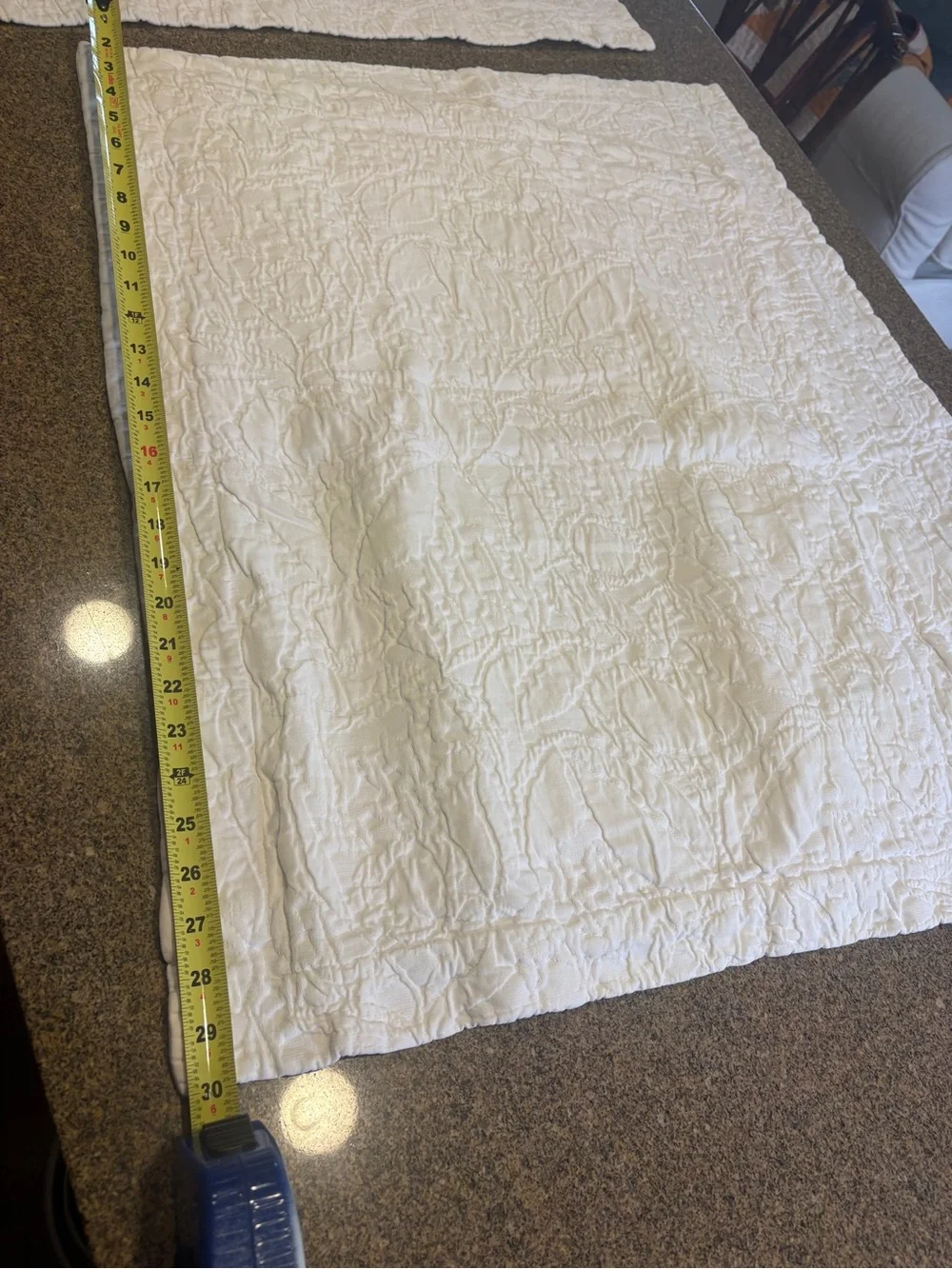 White Pottery Barn Queen Duvet, 2 Shams + Euro Sham. Beautiful!